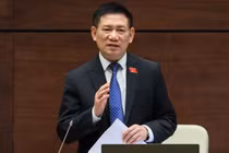 Bộ trưởng Bộ Tài chính Hồ Đức Phớc trả lời chất vấn sáng 8/6 (Ảnh: VGP)