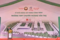 Ông Nguyễn Tâm Tiến - Tổng giám đốc Trungnam Group phát biểu tại Lễ khởi động xây dựng công trình Trường THPT chuyên Hoàng Văn Thụ tại tỉnh Hoà Bình