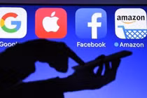 Các "ông lớn" công nghệ đang buộc người dùng phải "chọn phe" (Ảnh: CNBC)