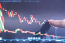 Chứng khoán tháng 8: Tiềm ẩn rủi ro nhưng khó xảy ra cú chỉnh sâu