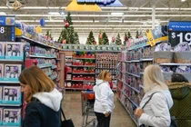 Tỷ lệ thất nghiệp thấp và lương tăng đã thúc đẩy chi tiêu tiêu dùng ở Mỹ (Ảnh: AP)