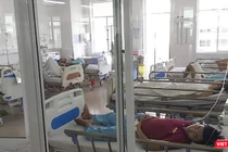 Bệnh nhân trong vụ ngộ độc thực phẩm điều trị tại Bệnh viện Đà Nẵng
