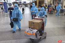 Hành khách nhập cảnh tại Sân bay Đà Nẵng