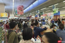 Người dân đi mua sắm hàng hoá tại siêu thị trên địa bàn TP Đà Nẵng