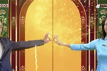 Phó Chủ tịch UBND tỉnh Phan Thiên Định cùng đại diện Facebook tại Việt Nam ấn nút hợp tác trên nền tảng trực tiếp của kênh Facebook (ảnh thuathienhue.gov.vn)