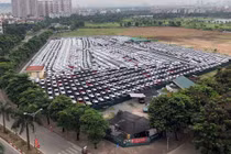 Có những thời điểm các dòng xe nhập khẩu đỗ chật các kho bãi của các thương hiệu Nhật Bản chờ thông quan để đến tay người tiêu dùng