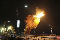 Cầu Rồng (Đà Nẵng) phun lửa