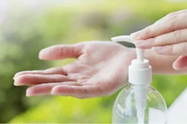 Cục Quản lý Dược, Bộ Y tế vừa phát đi cảnh báo về việc 'Dung dịch rửa tay khô Aerius chai 500ml' nghi là mỹ phẩm giả. (Ảnh minh hoạ)