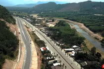 Một góc tuyến cao tốc La Sơn-Tuý Loan đoạn qua TP Đà Nẵng