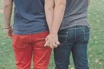 Bộ Y tế khẳng định, đồng tính không phải là bệnh không thể 'chữa', không cần 'chữa' và cũng không thể làm cách nào thay đổi được. (ảnh skds)