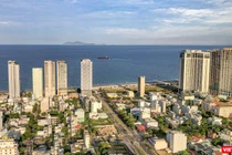 Một góc đô thị Đà Nẵng nhìn ra biển