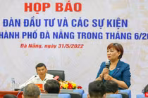 Bà Huỳnh Liên Phương - Giám đốc Ban Xúc tiến và hỗ trợ đầu tư TP Đà Nẵng trả lời báo giới.