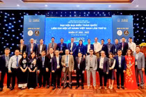 Ban chấp hành Liên chi hội Lữ hành Việt Nam nhiệm kỳ 2022-2027 chụp ảnh lưu niệm (ảnh VISTA)