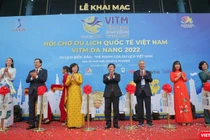 Các đại biểu cắt băng khai mạc VITM Đà Nẵng 2022