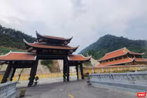 Dự án Khu du lịch sinh thái Cổng Trời Đông Giang do Công ty CP Khu du lịch sinh thái Hang Gợp (thuộc Tập đoàn FVG) làm chủ đầu tư tại xã Mà Cooih, huyện Đông Giang, Quảng Nam