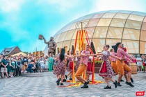 Du khách đến tham quan tại khu du lịch Sun World Bà Nà Hills 