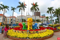 Phân đoạn "Truyền thuyết ngũ hổ," với đại cảnh "Hổ Ngũ hành" thể hiện 5 linh vật hổ của năm trên đường hoa Bạch Đằng (TP Đà Nẵng)