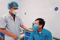 Bệnh nhân L. hồi phục sau khi đặt máy rung tim tự động dự phòng(ảnh bệnh viện cung cấp).