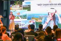 Bà Nguyễn Thị Hoài An - Giám đốc Trung tâm Xúc tiến Du lịch Đà Nẵng giới thiệu sản phẩm trải nghiệm cho du khách trên không gian số