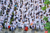Học sinh ở Đà Nẵng tham dự lễ khai giảng