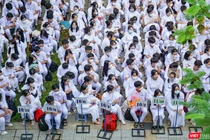 Học sinh ở Đà Nẵng tham dự lễ khai giảng