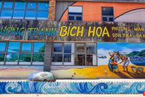 Đường tranh bích hoạ tại làng chài Mân Thái