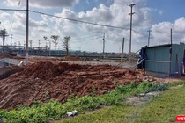 Một góc dự án Khu phố chợ Chiên Đàn (xã Tam Đàn, huyện Phú Ninh, tỉnh Quảng Nam) đang thi công nham nhở 