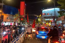 Người Đà Nẵng đổ ra đường ăn mừng U23 Việt Nam chiến thắng U23 Thái Lan tại SEA Games 31