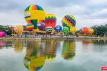 Khinh khí cầu được thả lên trên bầu trời phố cổ Hội An