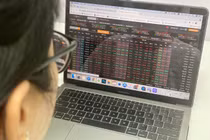 VN-Index ‘bốc hơi’ 70 điểm, khối ngoại mạnh tay mua ròng 300 tỉ đồng