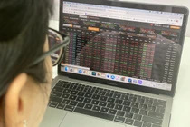 VN-Index ‘bốc hơi’ 70 điểm, khối ngoại mạnh tay mua ròng 300 tỉ đồng