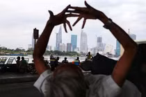 Kỷ lục đấu giá đất Thủ Thiêm: Ai vui, ai buồn?