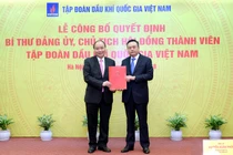 Thủ tướng tận tay trao quyết định bổ nhiệm ông Trần Sỹ Thanh giữ chức Chủ tịch HĐTV PVN