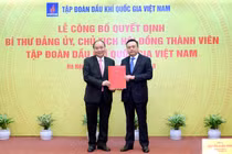 Thủ tướng tận tay trao quyết định bổ nhiệm ông Trần Sỹ Thanh giữ chức Chủ tịch HĐTV PVN