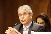 Ông Murray Hiebert, chuyên gia cao cấp về Đông Nam Á của Trung tâm Nghiên cứu Chiến lược và Quốc tế (CSIS), think-tank hàng đầu nước Mỹ về quan hệ quốc tế.