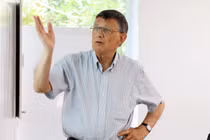 Các nghiên cứu, phản biện chính sách của Giáo sư David Dapice thường xuyên được các nhà lãnh đạo Việt Nam tham khảo (Ảnh: Đại học Fulbright)