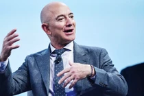Jeff Bezos, ông chủ sáng lập Amazon và là người giàu nhất thế giới hiện nay với tổng tài sản 113 tỉ đô la.