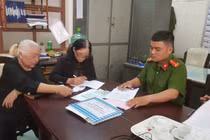 Nạn nhân bị lừa đảo qua điện thoại trình báo tại cơ quan Công an.