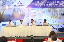 Chủ tịch Tập đoàn Hòa Phát - ông Trần Đình Long - làm chủ tọa tại cuộc họp ĐHĐCĐ thường niên năm 2020 (Nguồn: HPG)