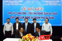 Sở NN & PTNT Đà Nẵng và tỉnh Lâm Đồng ký kết thỏa thuận trong cung cấp và tiêu thụ sản phẩm rau sạch, rau an toàn cho TP Đà Nẵng dưới sự chứng kiến của lannhx đạo UBND TP Đà Nẵng và tỉnh Lâm Đồng