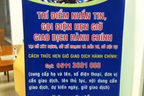 Mặc dù UBND TP Đà Nẵng đã đưa dịch vụ hẹn giờ giao dịch hành chính vào áp dụng để phục vụ người dân, nhưng do thiếu thông tin nên người dân ùn ùn đến đổi GPLX gây quá tải