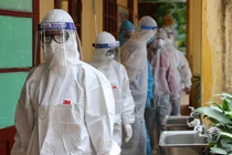 Các bác sĩ chống dịch COVID-19 ở Bệnh viện (Ảnh - BYT) 