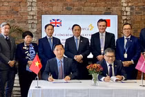 Thủ tướng Chính phủ Phạm Minh Chính chứng kiến lễ ký kết hợp đồng của Hệ thống tiêm chủng VNVC mua hơn 25 triệu liều vaccine COVID-19 của AstraZeneca (Ảnh- VNVC) 