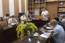 PGS.TS Lương Ngọc Khuê – Cục trưởng Cục Quản lý Khám, chữa bệnh, Bộ Y tế - chủ trì cuộc họp (Ảnh - BYT) 