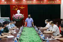 Chủ tịch UBND tỉnh Thái Nguyên đã họp khẩn với huyện Phú Bình về công tác phòng, chống dịch COVID-19 (Ảnh - Xuân Huy) 
