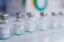 Vaccine phòng COVID-19 Vero Cell (Ảnh - Reuters)