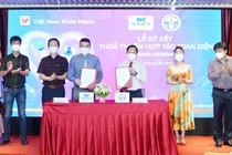 Cục CNTT (Bộ Y tế) ký bản ghi nhớ hợp tác với Tập đoàn SOVICO và tiếp nhận phần mềm tổng hợp, phân tích, báo cáo tình hình dịch COVID-19 và phần mềm quản lý thu mẫu xét nghiệm COVID-19 (Ảnh - Cục CNTT)