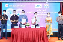 Cục CNTT (Bộ Y tế) ký bản ghi nhớ hợp tác với Tập đoàn SOVICO và tiếp nhận phần mềm tổng hợp, phân tích, báo cáo tình hình dịch COVID-19 và phần mềm quản lý thu mẫu xét nghiệm COVID-19 (Ảnh - Cục CNTT)