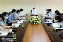 Toàn cảnh buổi làm việc của Thứ trưởng Bộ Y tế Trương Quốc Cường với Trung tâm Kiểm soát bệnh tật thành phố Hà Nội (Ảnh - Trần Minh) 