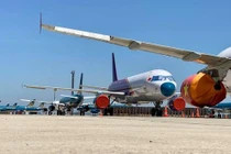 Máy bay chờ ở sân bay (Ảnh minh hoạ) 